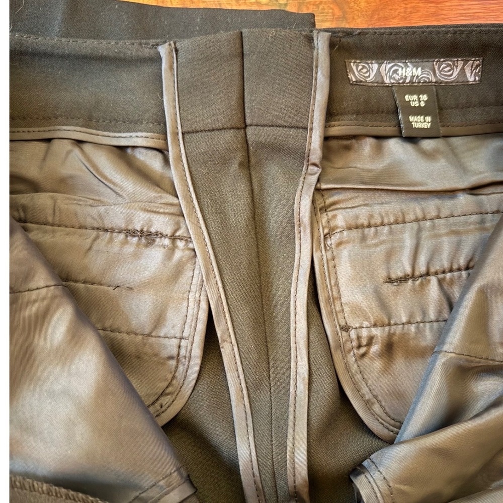 H&M Black Knee Length Bermuda Shorts‎ - Picture 6 of 6